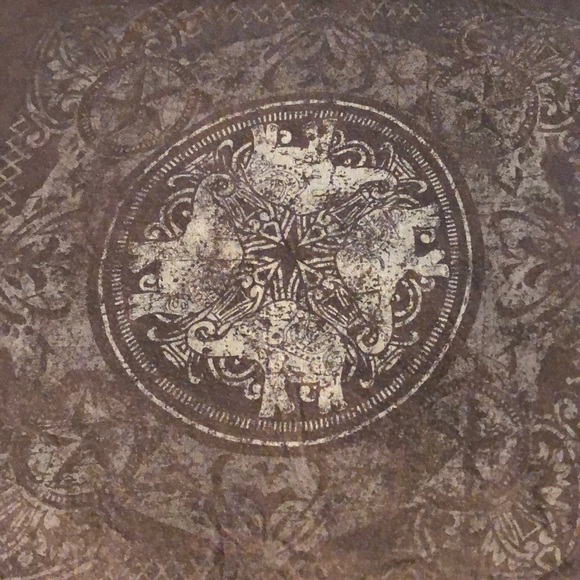 Flowy trapeze shirt with cut outs - Picture 5 of 5